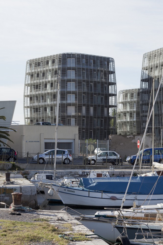 71 council and private flats in Sète / CFA