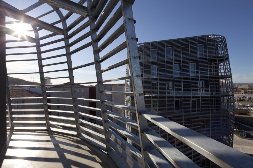 71 council and private flats in Sète / CFA