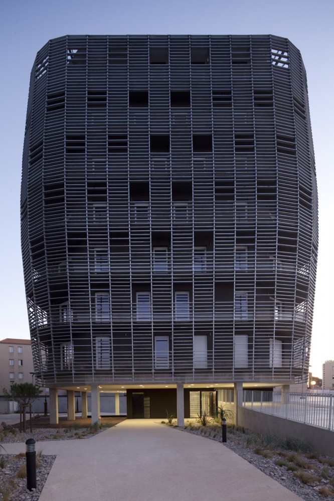 71 council and private flats in Sète / CFA