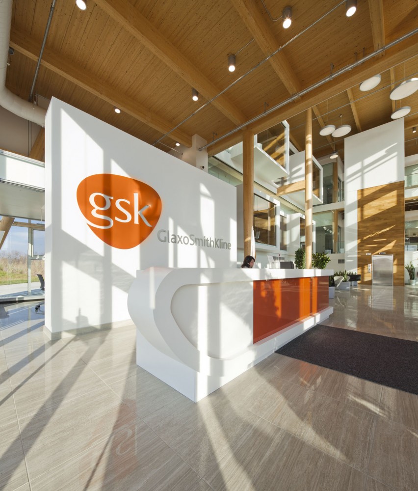 Administrative Building of GlaxoSmithKline Inc. / Coarchitecture