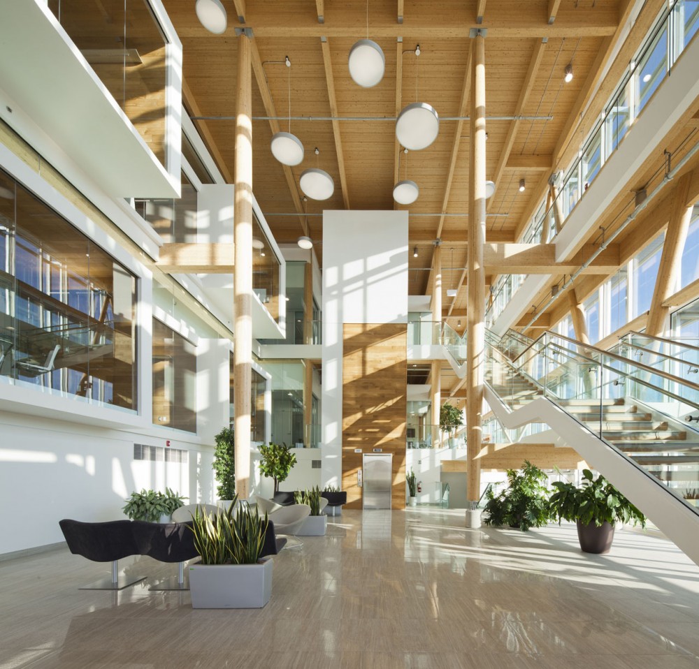 Administrative Building of GlaxoSmithKline Inc. / Coarchitecture