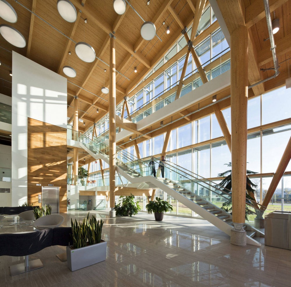 Administrative Building of GlaxoSmithKline Inc. / Coarchitecture
