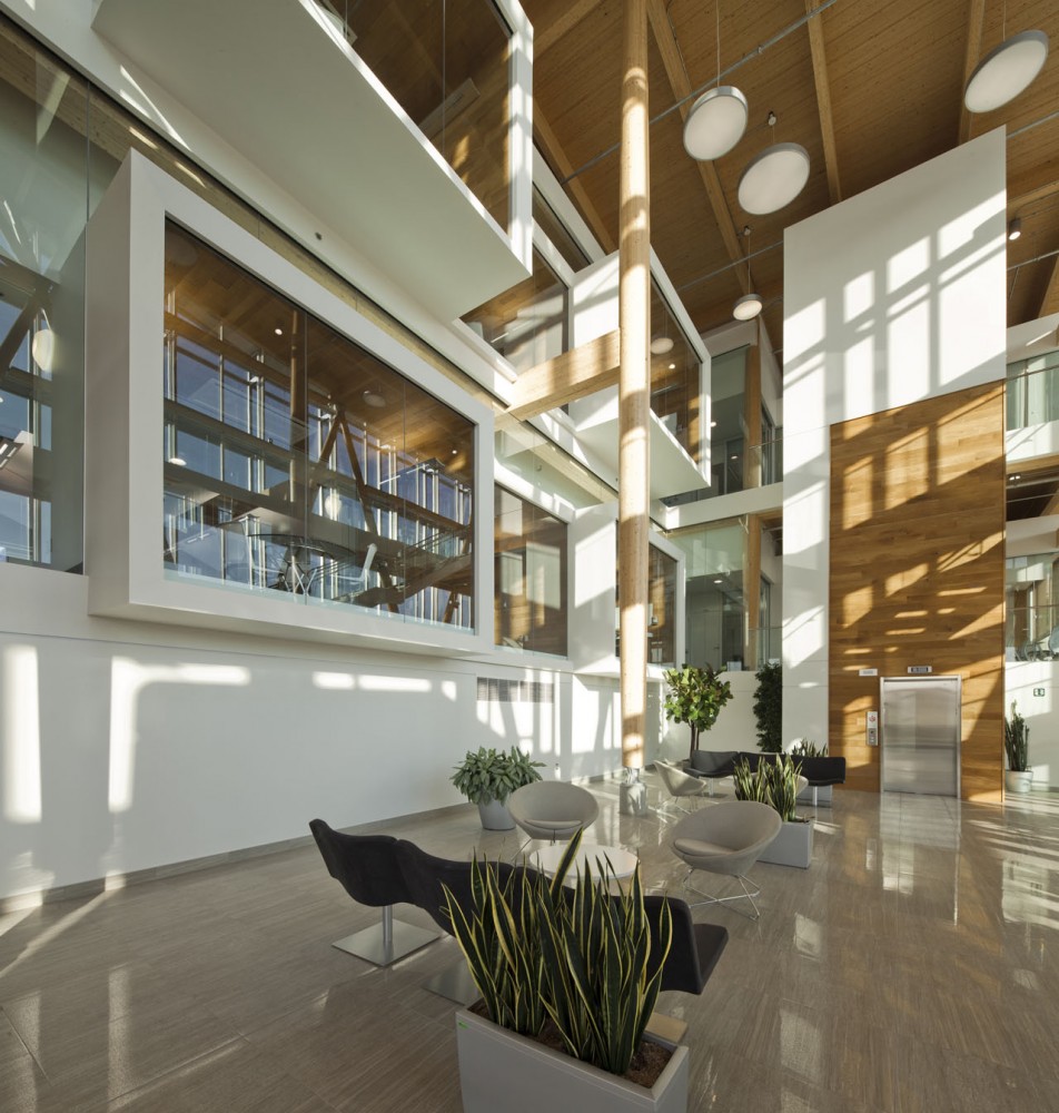 Administrative Building of GlaxoSmithKline Inc. / Coarchitecture