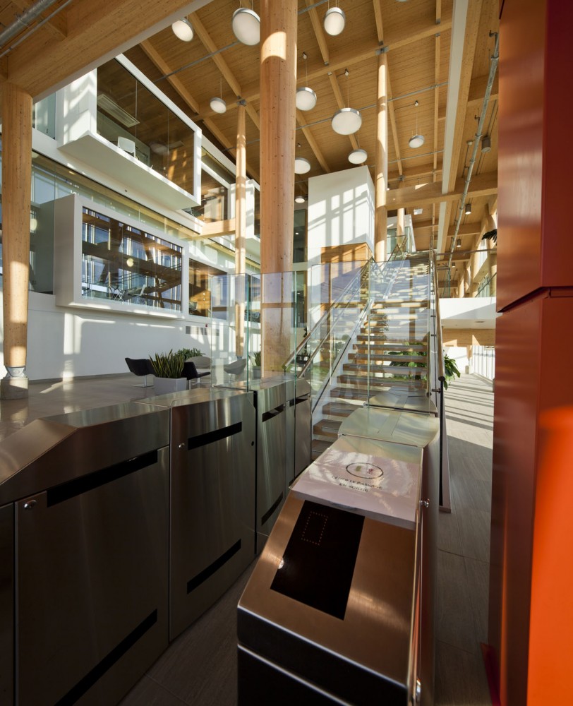 Administrative Building of GlaxoSmithKline Inc. / Coarchitecture