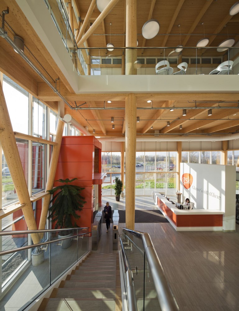 Administrative Building of GlaxoSmithKline Inc. / Coarchitecture