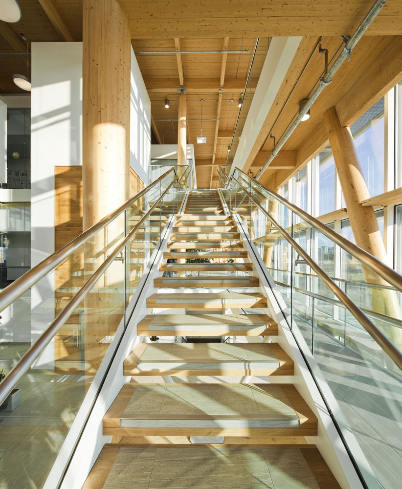 Administrative Building of GlaxoSmithKline Inc. / Coarchitecture