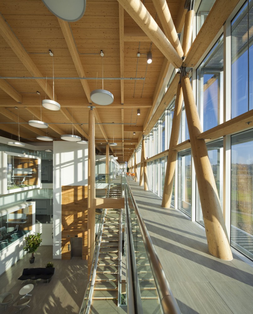 Administrative Building of GlaxoSmithKline Inc. / Coarchitecture