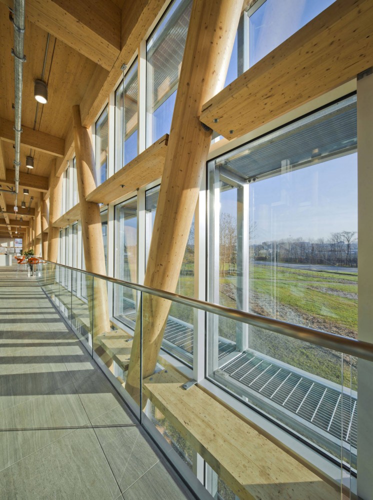 Administrative Building of GlaxoSmithKline Inc. / Coarchitecture