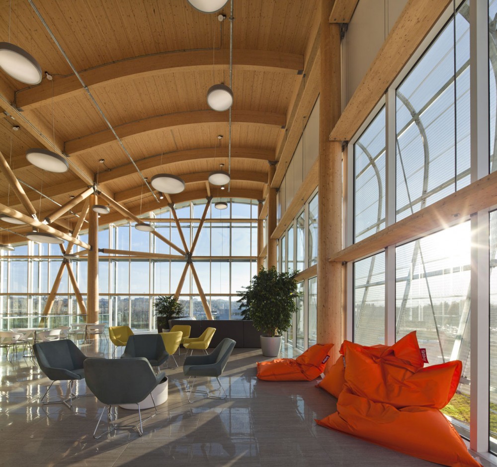 Administrative Building of GlaxoSmithKline Inc. / Coarchitecture
