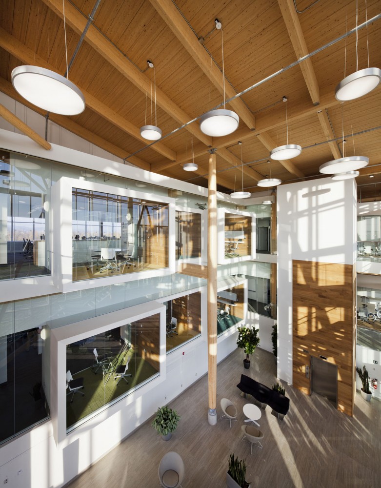 Administrative Building of GlaxoSmithKline Inc. / Coarchitecture
