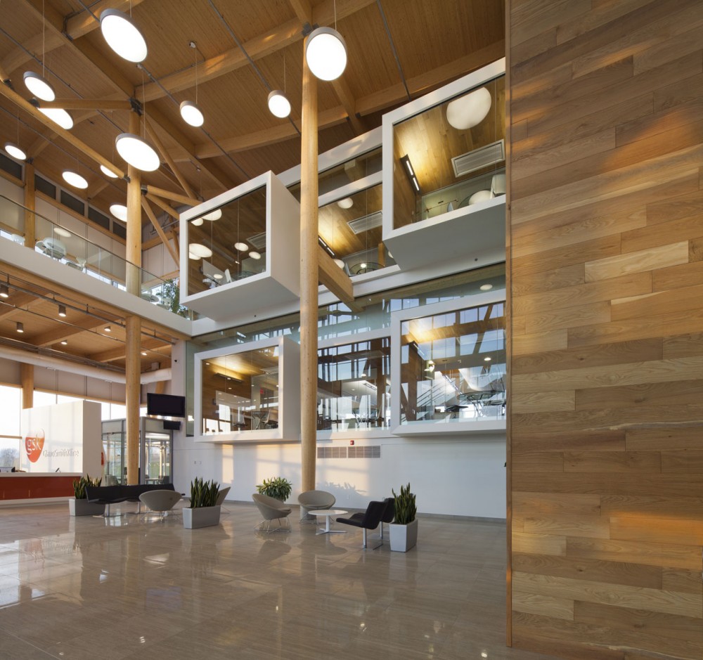 Administrative Building of GlaxoSmithKline Inc. / Coarchitecture