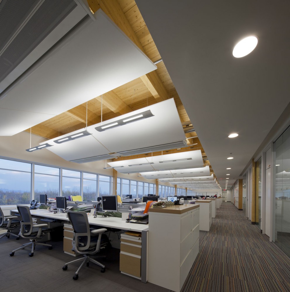 Administrative Building of GlaxoSmithKline Inc. / Coarchitecture