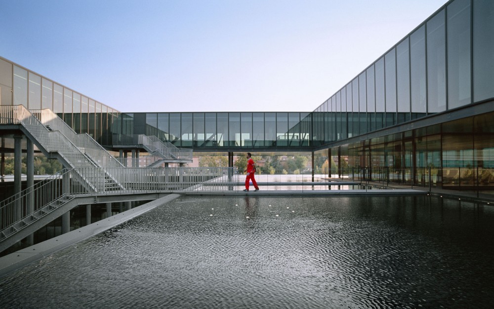 Ferrari Operational Headquarters and Research Centre / Studio Fuksas (1) © Maurizio Marcato
