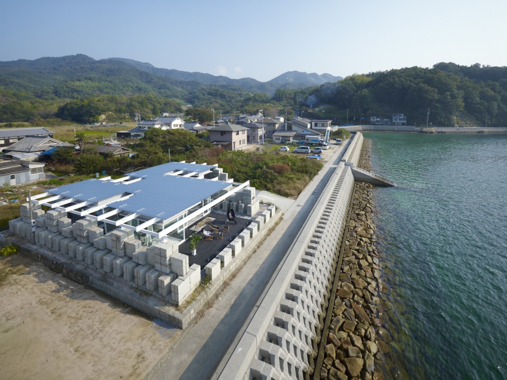 Glass House for Diver / naf architect & design