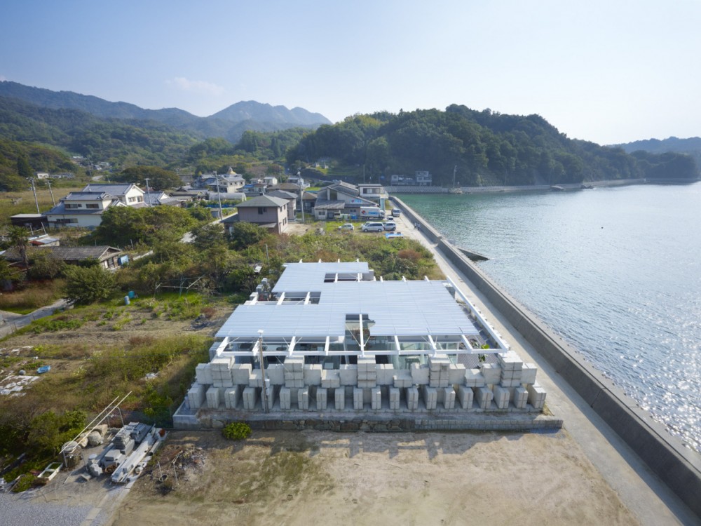 Glass House for Diver / naf architect & design