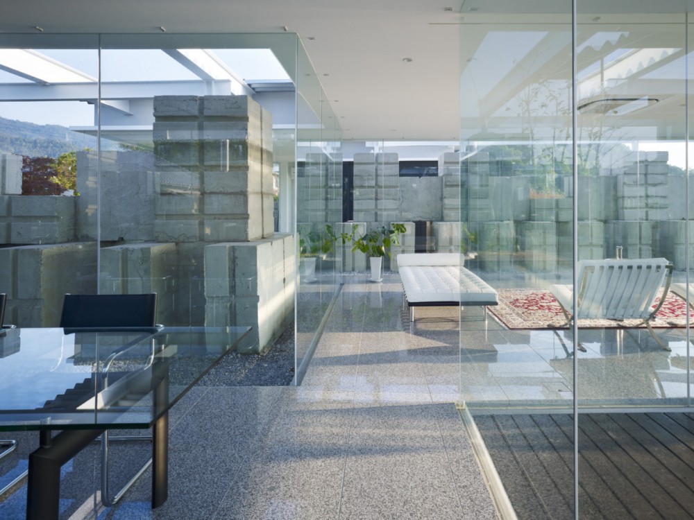 Glass House for Diver / naf architect & design