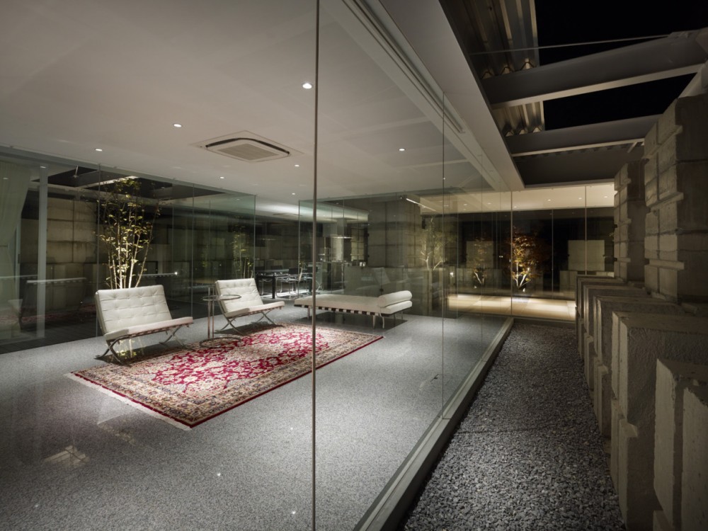 Glass House for Diver / naf architect & design