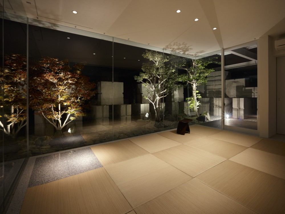 Glass House for Diver / naf architect & design