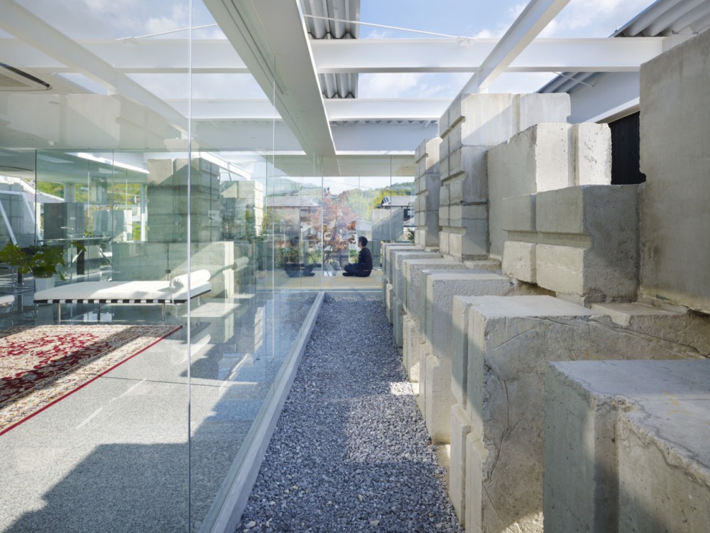 Glass House for Diver / naf architect & design