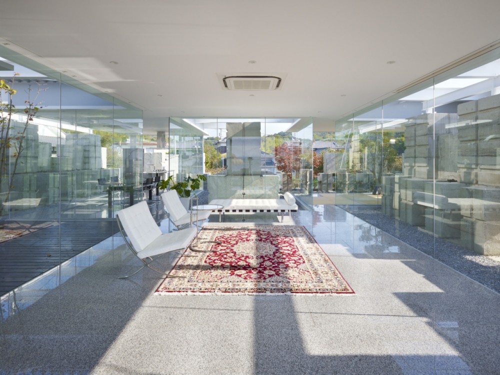 Glass House for Diver / naf architect & design