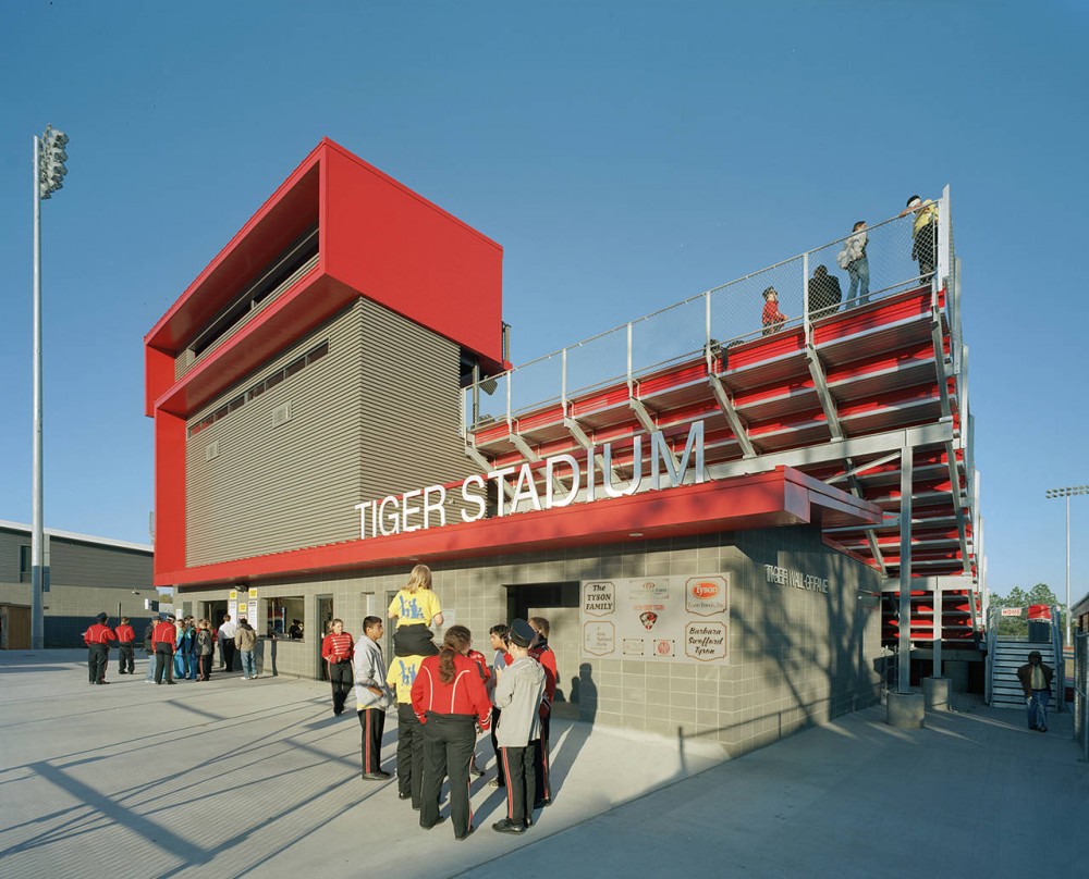 Green Forest Athletic Complex / Modus Studio
