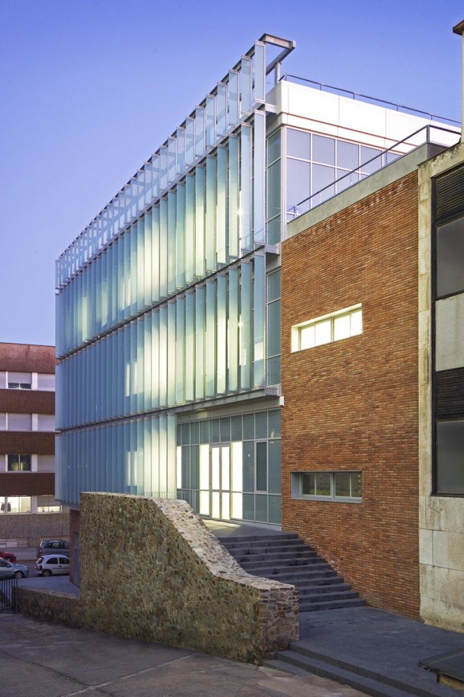 Etseib C’ Departamental Building / Ravetllat Ribas Architects
