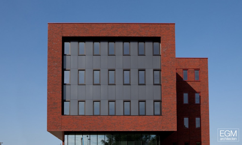 Albert Schweitzer Hospital / EGM architecten
