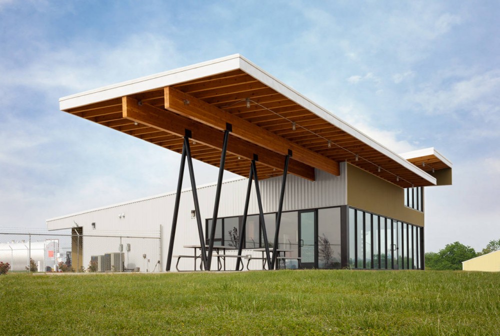 Carroll County Airport Terminal / Modus Studio