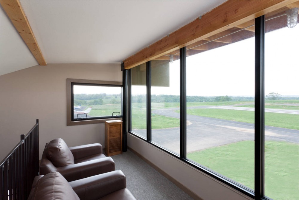 Carroll County Airport Terminal / Modus Studio