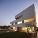 S Cube Chalet / AGi architects (3) © Nelson Garrido
