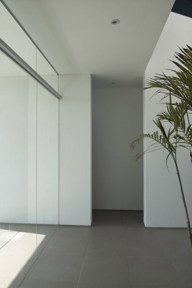 Las Palmeras Beach House / RRMR Arquitectos
