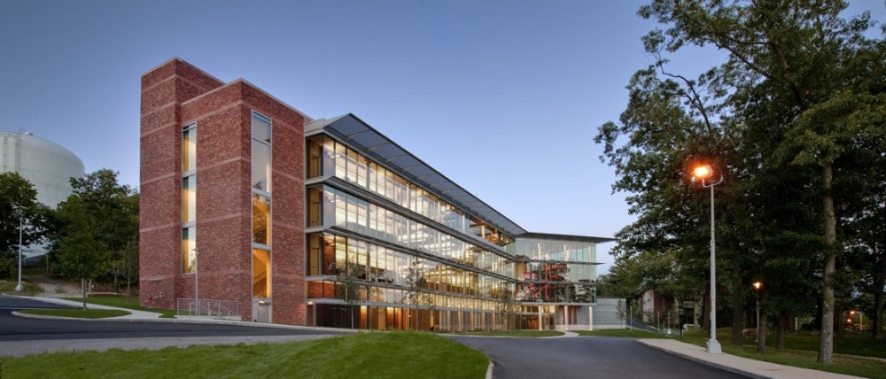 Brandeis Mandel Center / Kallmann McKinnell & Wood Architects