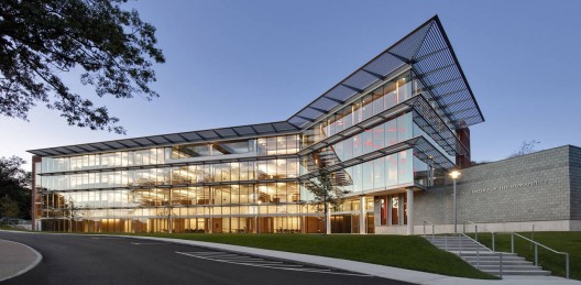 Brandeis Mandel Center / Kallmann McKinnell & Wood Architects