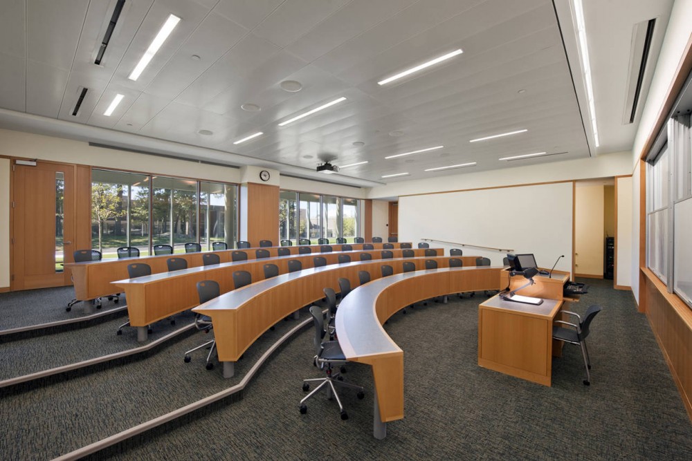 Brandeis Mandel Center / Kallmann McKinnell & Wood Architects