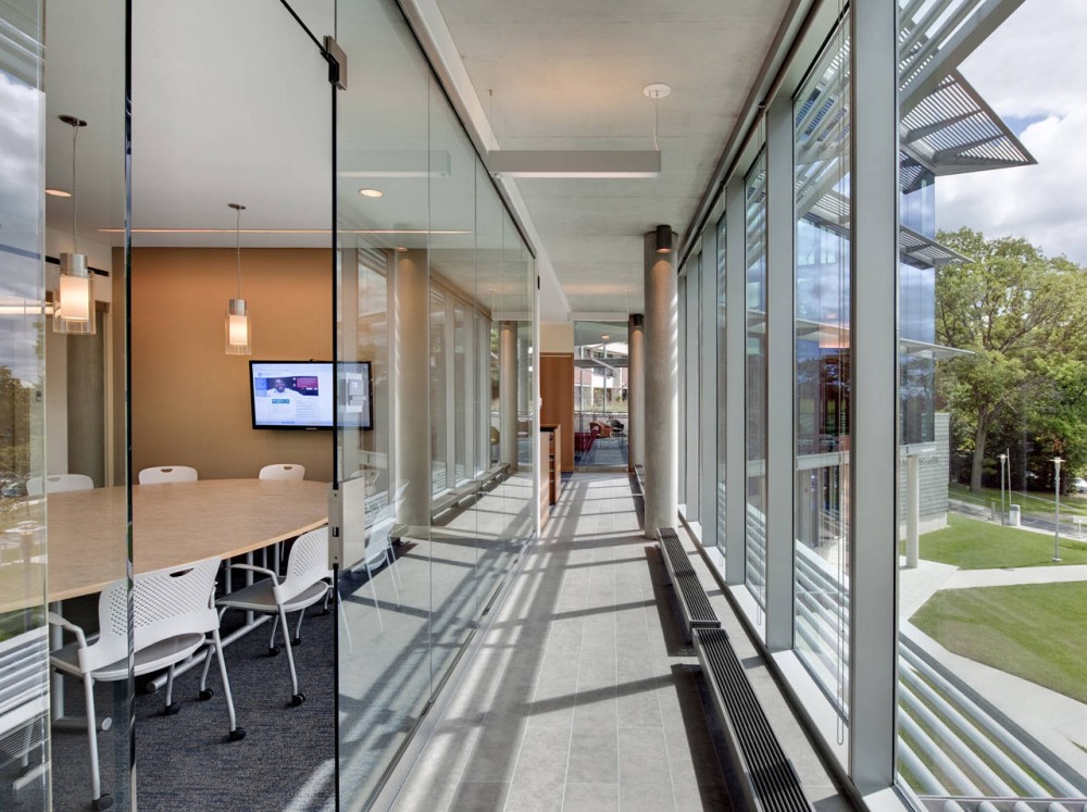 Brandeis Mandel Center / Kallmann McKinnell & Wood Architects