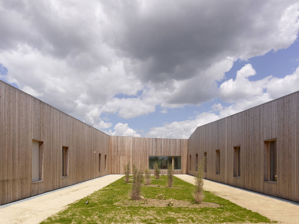 Medical Cared Center for Disabled Persons / Atelier Zündel & Cristea