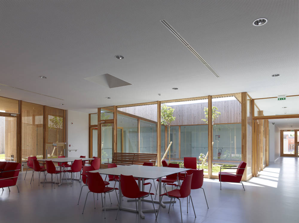 Medical Cared Center for Disabled Persons / Atelier Zündel & Cristea