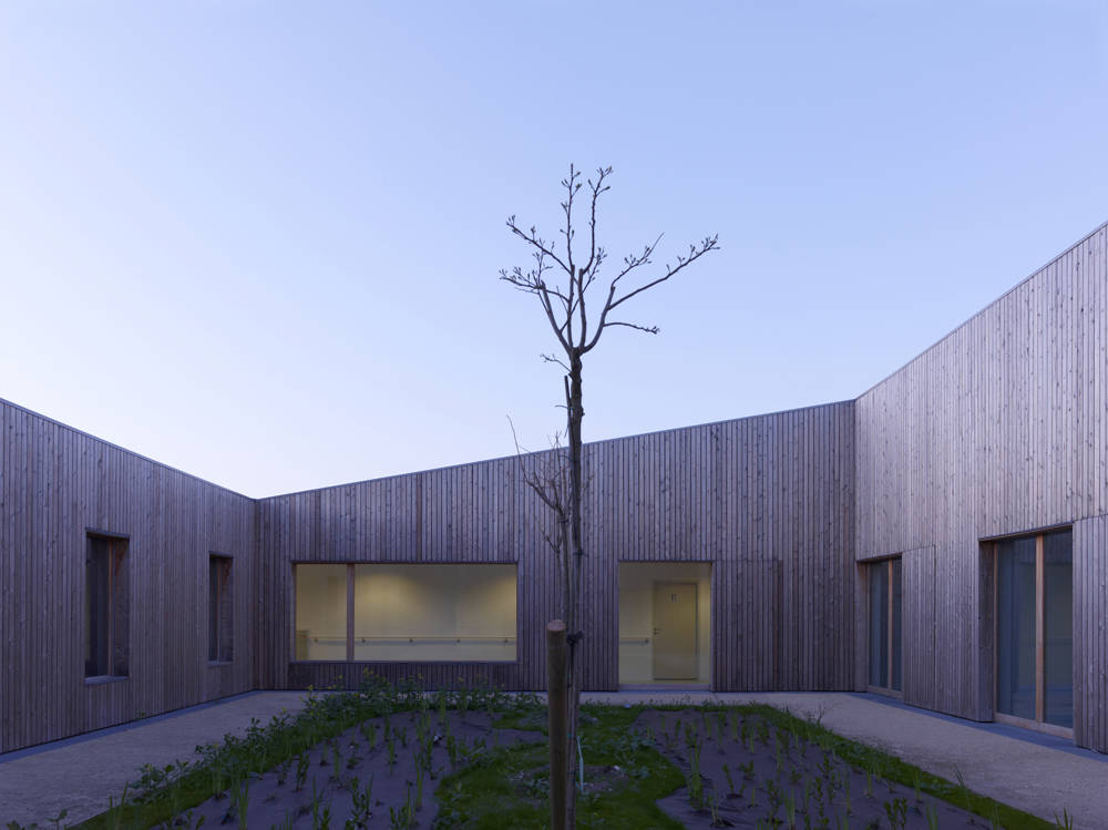 Medical Cared Center for Disabled Persons / Atelier Zündel & Cristea
