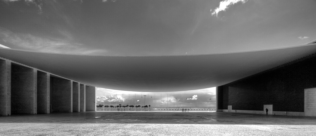 Pavilhão de Portugal by Alvaro Siza © Flickr User paulu