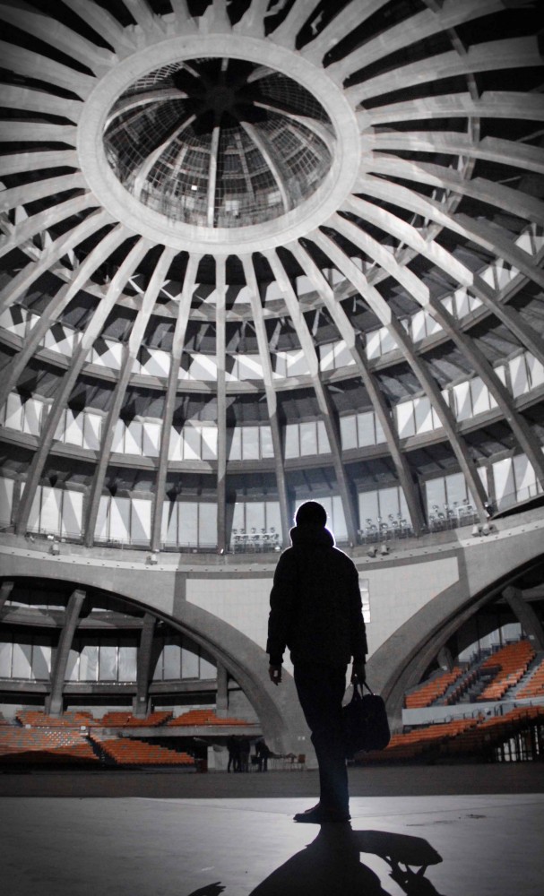 O (Omicron) Installation Directed by Romain Tardy & Thomas Vaquié