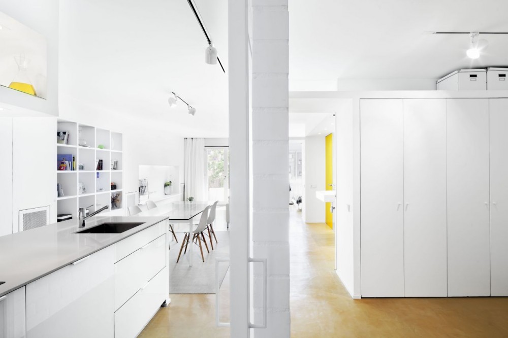 Glazed Apartment / Sergi Pons