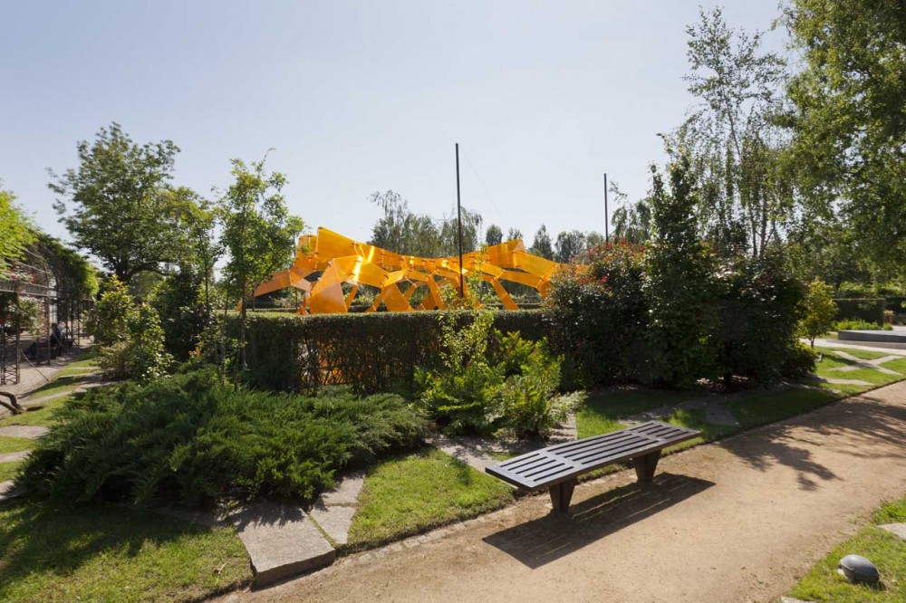 ‘Honey Scape’ Landscape Pavilion / Gonçalo Castro Henriques X-REF