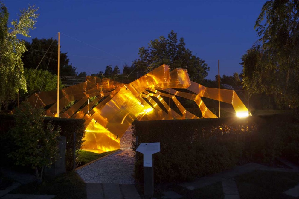 ‘Honey Scape’ Landscape Pavilion / Gonçalo Castro Henriques X-REF