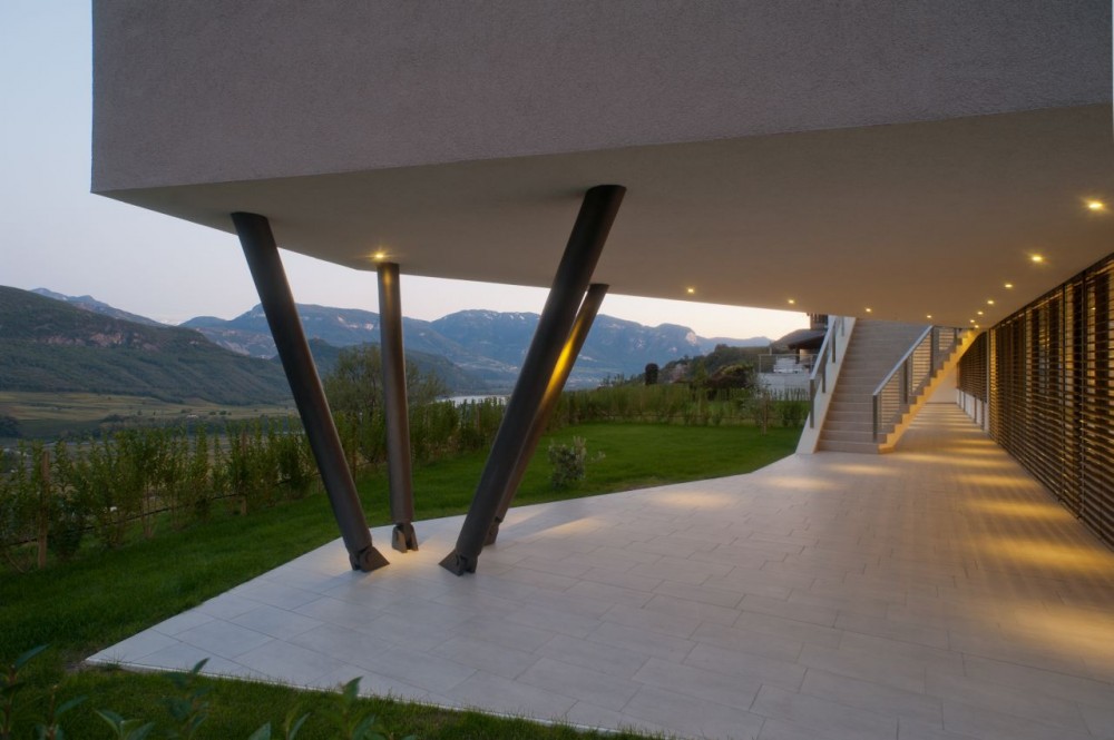 Two family house Giacomuzzi / Monovolume architecture