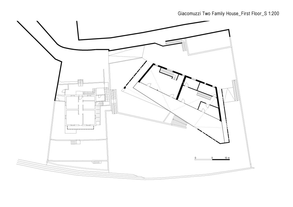 Two family house Giacomuzzi / Monovolume architecture