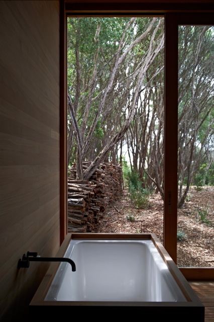 Pirates Bay House / O’Connor and Houle Architecture