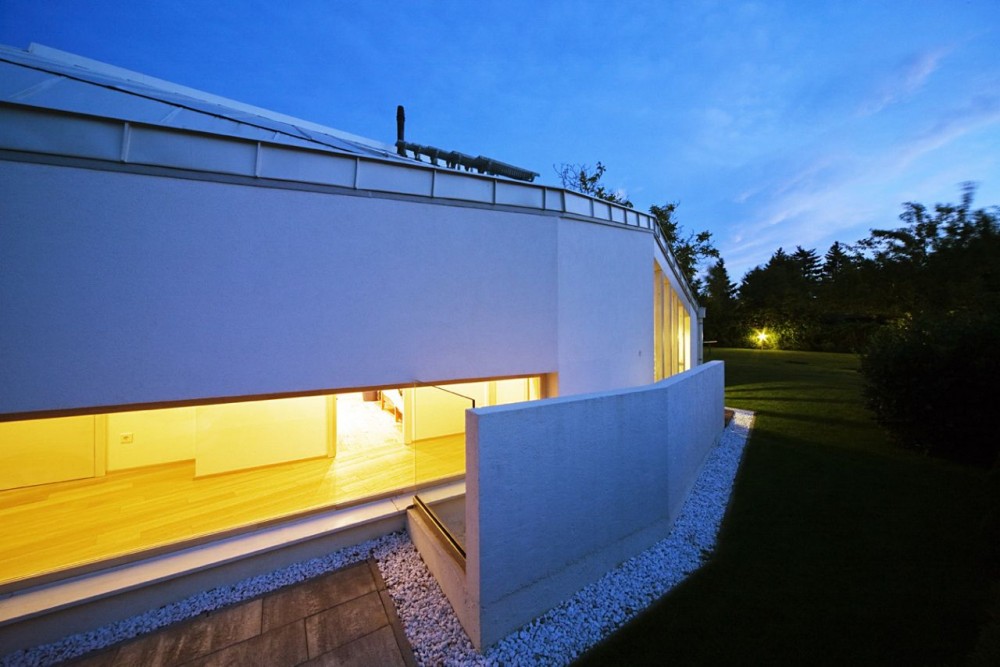 Summer House / Tamas Bulcsu + Eva Fortvingler