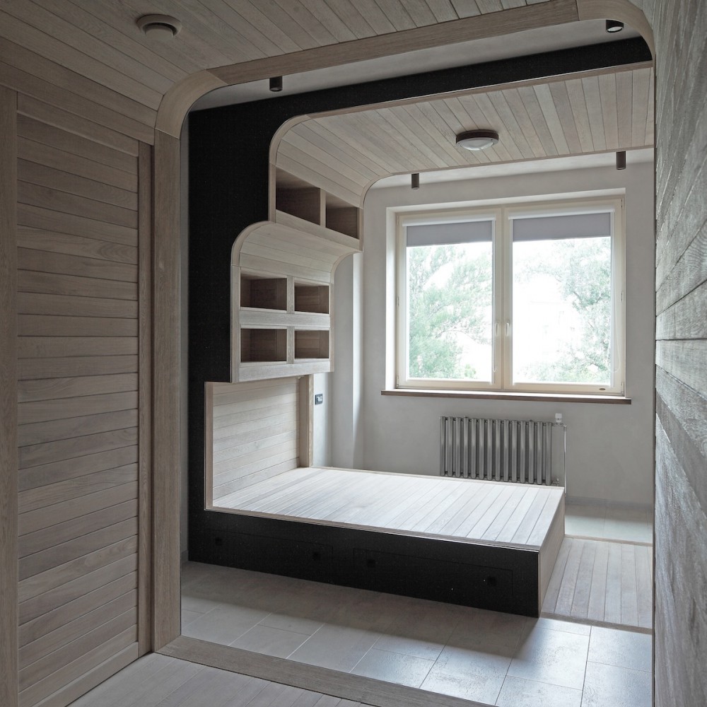 Smolenka “Oak Tube’’ Apartment / Peter Kostelov