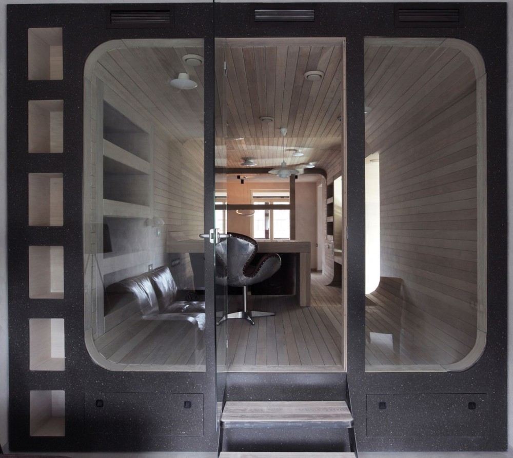 Smolenka “Oak Tube’’ Apartment / Peter Kostelov