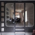 Smolenka “Oak Tube’’ Apartment / Kostelov Peter (1) Smolenka “Oak Tube’’ Apartment / Kostelov Peter (1) © Zinon Razutdinov
